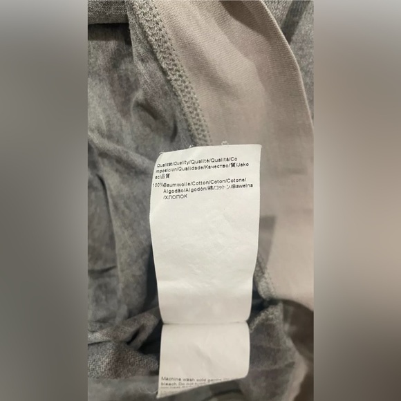 Boss Hugo Boss Gray Italian V-Neck Slim Fit Long Sleeve Sweater Size M - Picture 8 of 9